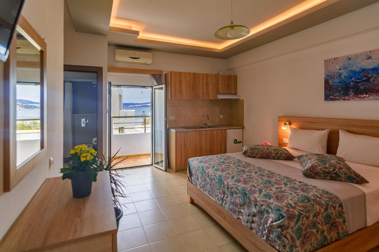 Nicole Rooms Palaiochora Exterior photo