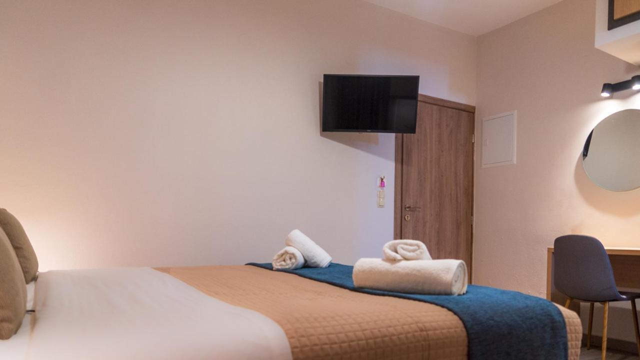 Nicole Rooms Palaiochora Exterior photo